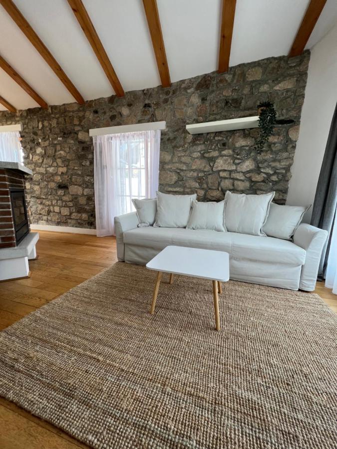 Guesthouse 45 Dutovlje Eksteriør bilde
